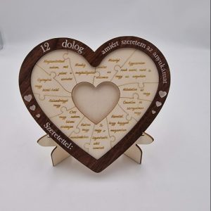 „Szívbéli Emlékőr” – Személyre szabható fotós asztali dísz állvánnyal