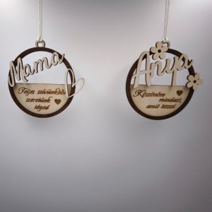 Kézműves Fa Függődísz – Személyre Szabható Ajándék Szeretteinknek